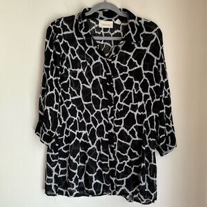 Chico’s Women’s animal print geometric 3/4 sleeve collared sheer blouse 1 small